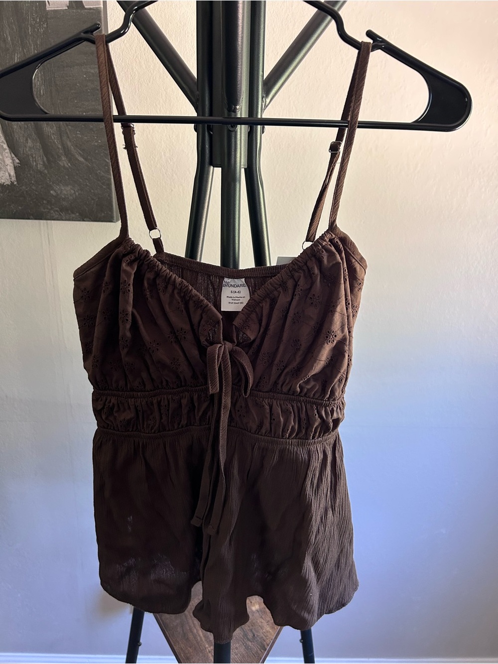 No boundaries top